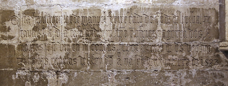 Blackletter memorial to a knight, Manuel Freire, Lisbon cathedral